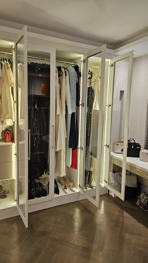 Custom Fitted Wardrobes by Decorguru Enterprise Ltd