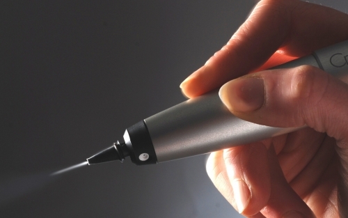 The Cryopen removes warts, sun spots, skin tags and other skin imperfections.