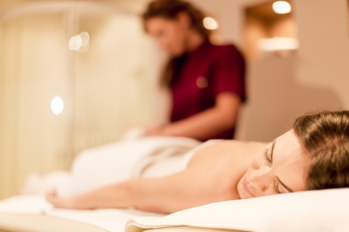 Unwind with our professional pamper party therapists