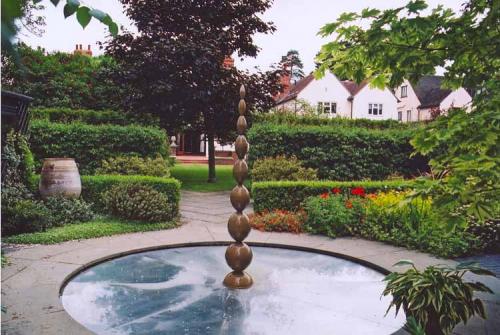 Sculptural waterfeature in Oxford