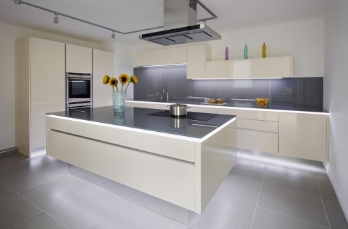 Handle-less High Gloss Cubic Kitchen
