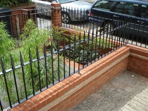 We provide wrought iron wall top railings for gardens and residential projects that are not only secure and strong but aesthetically eye pleasing too. We can also make them to your exact dimensions based in conceptual drawings and designs.